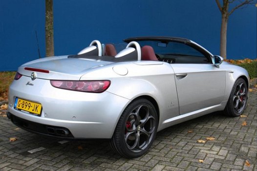 Alfa Romeo Spider - 3.2 JTS Q4 - 1