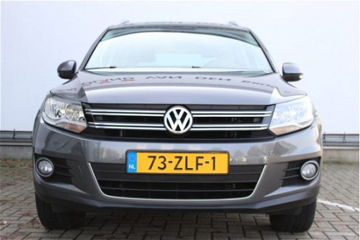 Volkswagen Tiguan - 1.4 TSI 160pk Sport&Style | Navigatie | Park assist + Parkeersensoren | Trekhaak - 1