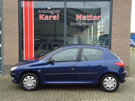 Peugeot 206 - 1.4 XT *5 DEURS* *APK T/M 8-11-2020 - 1