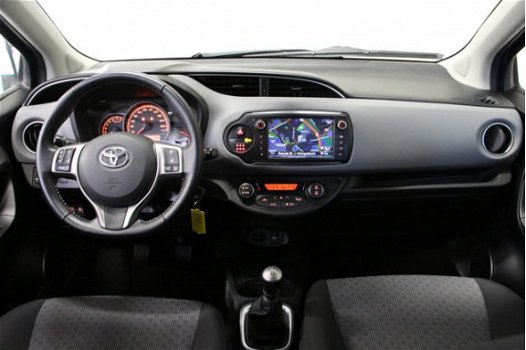 Toyota Yaris - 1.3 VVT-i Aspiration NAVIGATIE + SAFETY SENSE + LM VELGEN - 1