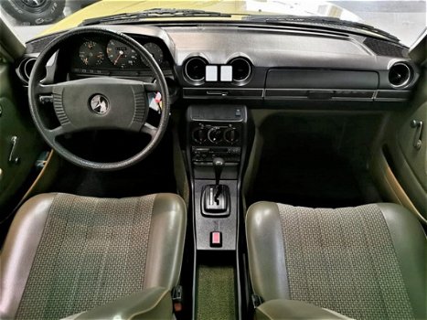 Mercedes-Benz 250 - (W123) / Automaat / GERESTAUREERD - 1