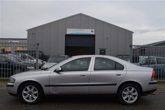 Volvo S60 - 2.4 | Airco | Cruise | Nieuwe APK - 1