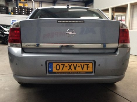 Opel Vectra - 1.8-16V Executive - 1