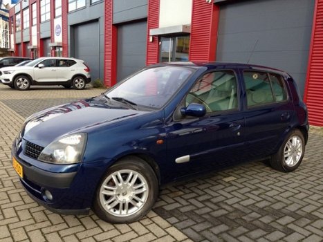 Renault Clio - 1.6 16v AUTOMAAT*INITIALE*5DRS*UNIEK LAGE KM'S - 1