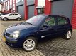 Renault Clio - 1.6 16v AUTOMAAT*INITIALE*5DRS*UNIEK LAGE KM'S - 1 - Thumbnail