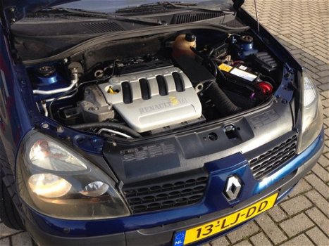 Renault Clio - 1.6 16v AUTOMAAT*INITIALE*5DRS*UNIEK LAGE KM'S - 1