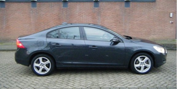 Volvo S60 - 2.0T Kinetic Navi PDC Ex.BPM 6999 - 1