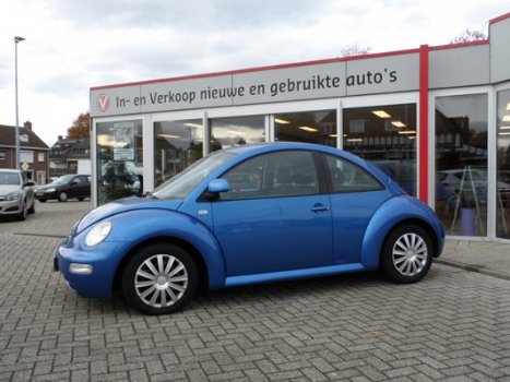 Volkswagen New Beetle - 2.0 Highline - 1