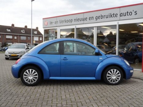 Volkswagen New Beetle - 2.0 Highline - 1