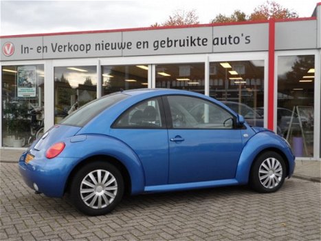 Volkswagen New Beetle - 2.0 Highline - 1