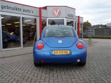 Volkswagen New Beetle - 2.0 Highline - 1