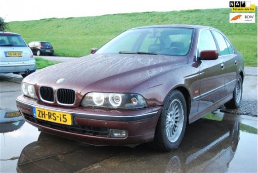 BMW 5-serie - 525tds Executive // Xenon // Nieuwe APK // - 1