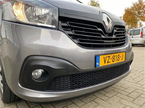 Renault Trafic - 1.6 dCi 120pk T29 L2H1 Luxe Energy / lease € 235 / airco / cruise control / navigat - 1