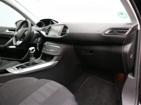 Peugeot 308 - 1.2 130 pk Premium Panoramadak | Navigatie | Camera - 1