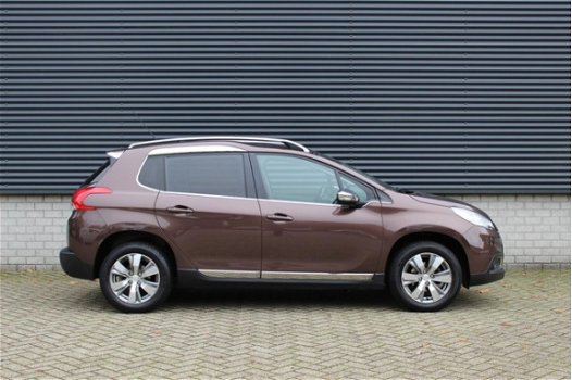 Peugeot 2008 - 1.2 PureTech 82pk Allure / navi / panoramadak - 1