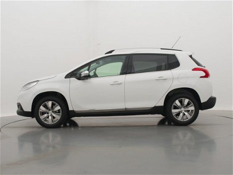 Peugeot 2008 - 1.2 110pk Allure | Navigatie | Parkeersensoren | Lm velgen | Stoelverwarming | - 1