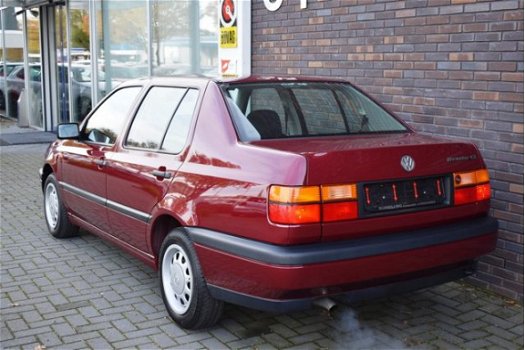 Volkswagen Vento - 1.8 CL NIEUW STAAT ORIGINEEL 16.000KM - 1