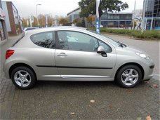 Peugeot 207 - 1.4 16V X-Line