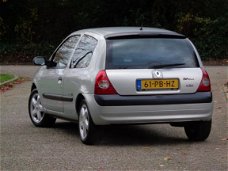 Renault Clio - 1.4-16V Privilège APK/NAP/SUPER NETTE AUTO