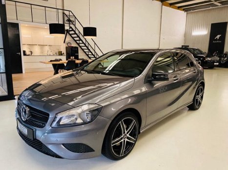 Mercedes-Benz A-klasse - 180 Automaat, 7G-DCT 'Style', AMG line velgen, VOL, Navigatie, Exclusief - 1