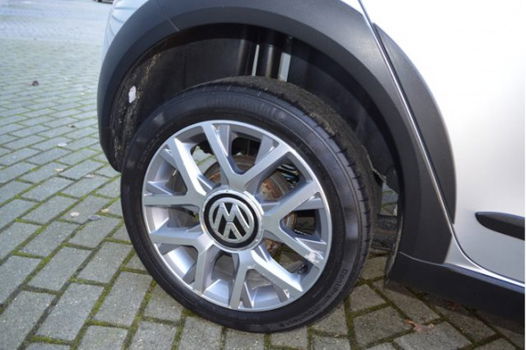 Volkswagen Up! - 1.0 75PK CROSS-UP AIRCO/CRUISE/PDC INCL FIETSENREK - 1