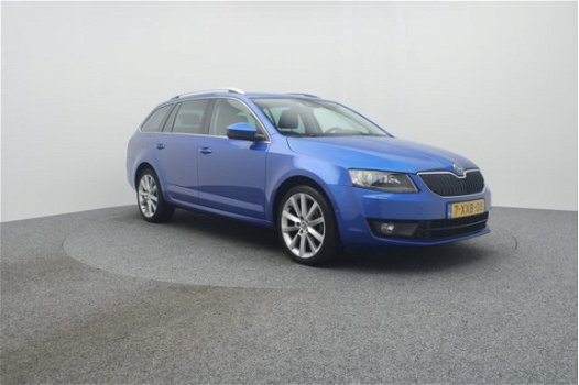 Skoda Octavia Combi - 1.2 TSI Greentech Elegance Businessline VX17919 | Xenon | LED | Navi | Climate - 1