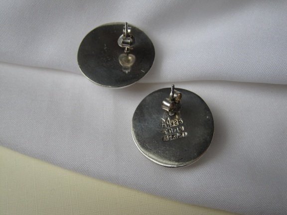 Zilveren oorbellen halve bolmodel met zwart emaille 2.3 cm - Afbeelding 4