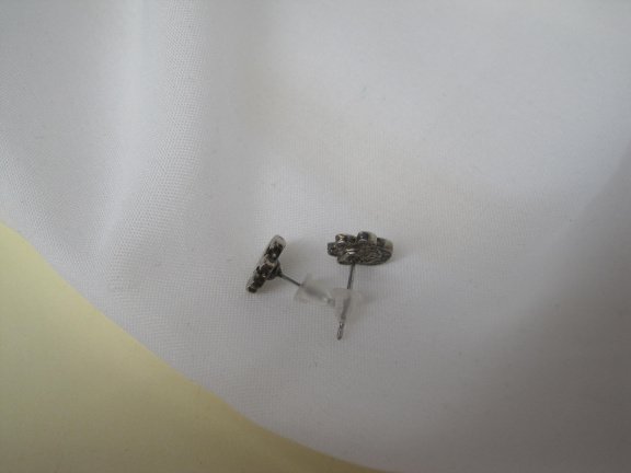 Zilveren oorbellen kleine beren / dieren pootje 0.8x0.8 cm - Afbeelding 3