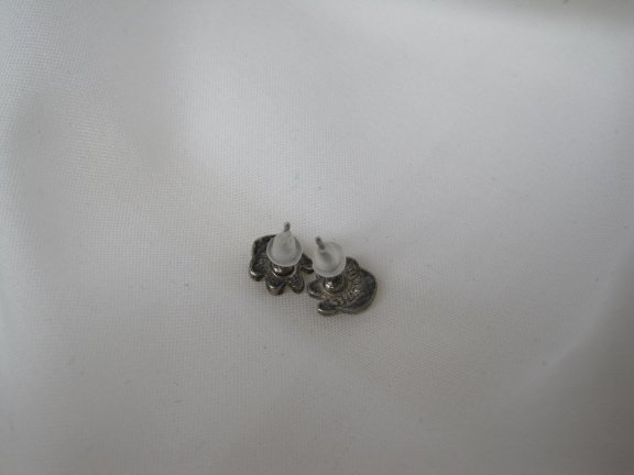 Zilveren oorbellen kleine beren / dieren pootje 0.8x0.8 cm - Afbeelding 4