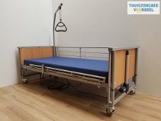 hoog laag bed zorgbed verpleeg-bed ziekenhuisbed hooglaagbed