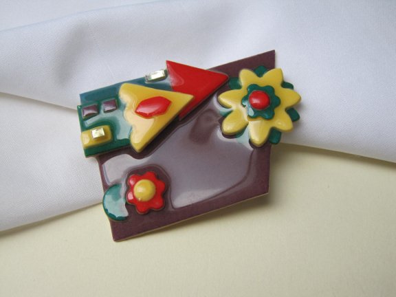 Broche Lucinda twee geel rode huizen en bloem zon 6.7x4.9 cm - Afbeelding 4