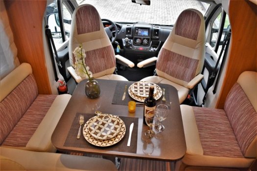 Adria MATRIX PLUS M 680 SL ENKELE BEDDEN+HEFBED CAMPER - 2