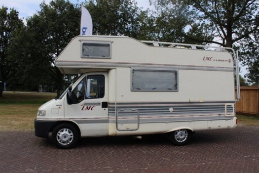 LMC LMC A 560 met alkoof. - 4