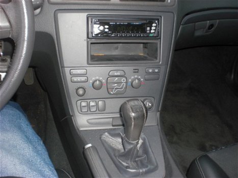 Volvo S60 - 2.4 5-CIL-168311 KM NAP-AIRCO-BJ 2003-APK 05-2020 - 1