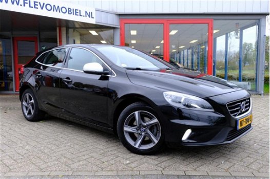 Volvo V40 - 2.0 D2 R-Design Business Xenon/Navi/PDC/Clima - 1