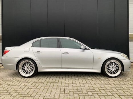 BMW 5-serie - 525i 2004 M-PAKKET/20''BBS LMV/6VERSN/NAP/ETC - 1