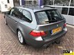 BMW 5-serie Touring - 520d Executive * AUTOMAAT * LEDER - 1 - Thumbnail