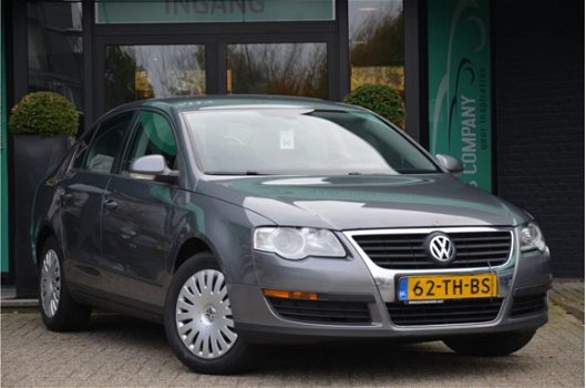 Volkswagen Passat - 2.0 TDI Trendline Aut. Nieuwe APK Airco, Navi, Origineel NL - 1