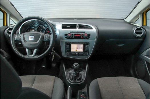 Seat Leon - 1.2 TSI 105 pk Style Navi Ecc Xenon - 1