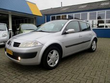 Renault Mégane - 1.6-16V "Dynamique Comfort" LMV + Panoramadak