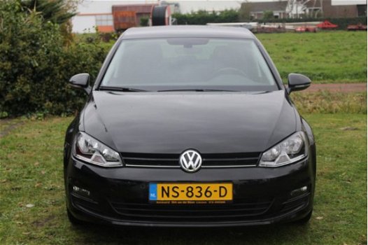 Volkswagen Golf - 1.0 TSI Connected Series *Cruise control, Climate control, Navi, Achteruitrijcamer - 1