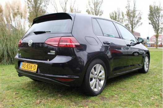 Volkswagen Golf - 1.0 TSI Connected Series *Cruise control, Climate control, Navi, Achteruitrijcamer - 1