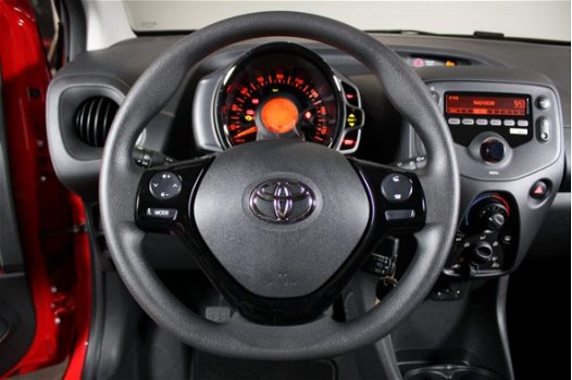 Toyota Aygo - 1.0 VVT-i (Centrale vergrendeling - Airconditioning - Bluetooth) /Demo-voertuig - 1