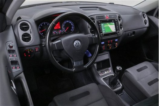 Volkswagen Tiguan - 1.4 TSI Sport&Style 4Motion Navi ECC Panoramadak PDC Trekhaak NL Auto - 1