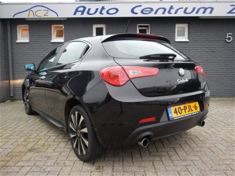 Alfa Romeo Giulietta - 2.0 JTDM 140 DISTINCTIVE led sport int. airco/ecc mf stuur pdc - 1