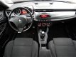 Alfa Romeo Giulietta - 2.0 JTDM 140 DISTINCTIVE led sport int. airco/ecc mf stuur pdc - 1 - Thumbnail