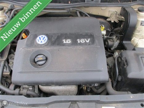 Volkswagen Golf - 1.6-16V Highline - 1