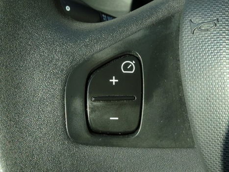 Renault Clio - dCi 90 Expression | Navigatie | Airco | Cruise Control | Exterieur details Chrome | - 1