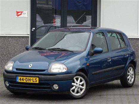Renault Clio - 1.6 RXE AUTOMAAT APK 2020 (bj1999) - 1