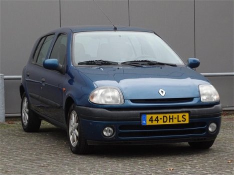 Renault Clio - 1.6 RXE AUTOMAAT APK 2020 (bj1999) - 1